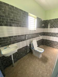 Bathroom Image of 980 Sq.ft 2 BHK Builder Floor for rent in Cheran Ma Nagar Coimbatore for Rs. 16000