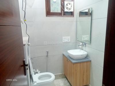 Bathroom Image of 1435 Sq.ft 3 BHK Builder Floor for rent in Gujranwala Town New Delhi for Rs. 43500