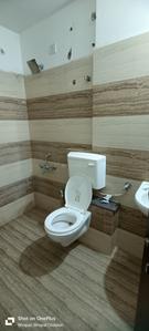 Bathroom Image of 1250 Sq.ft 3 BHK Apartment / Flat for rent in Agrawal Sagar Landmark, Ayodhya Bypass Bhopal for Rs. 16000