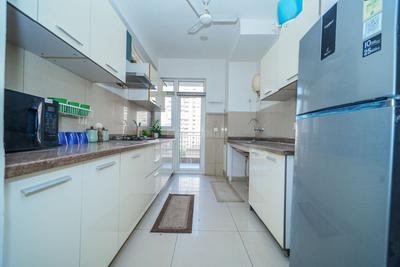 Kitchen Image of 1720 Sq.ft 3 BHK Apartment / Flat for sale in Emaar Palm Gardens, Sector 83 Gurgaon for Rs. 22000000