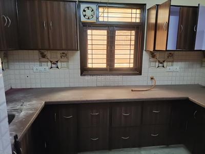 Kitchen Image of 999 Sq.ft 3 BHK Builder Floor for rent in Preet Vihar New Delhi for Rs. 27000