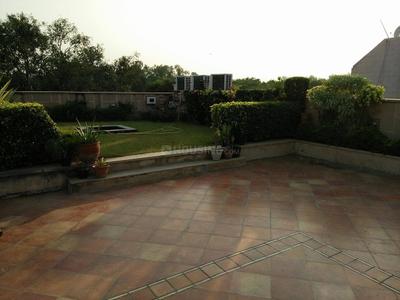 Balcony Image of 2600 Sq.ft 4 BHK Builder Floor for sale in Safdarjung Enclave New Delhi for Rs. 100000000