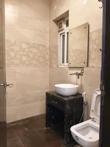 Common Bathroom Image of 2400 Sq.ft 3 BHK Builder Floor for rent in Sector 43 Gurgaon for Rs. 120000