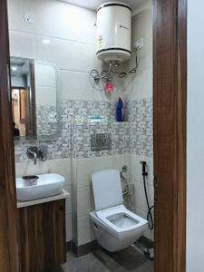 Bathroom Image of 1000 Sq.ft 2 BHK Builder Floor for rent in Tagore Garden Extension New Delhi for Rs. 38000
