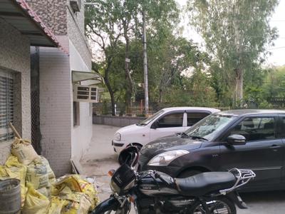 Car Garage Image of 1800 Sq.ft 3 BHK Apartment / Flat for sale in Dilshad Garden New Delhi for Rs. 17500000
