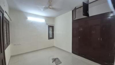 Bedroom Image of 1150 Sq.ft 2 BHK Apartment / Flat for rent in DDA Sector Pocket B C, Vasant Kunj New Delhi for Rs. 58000