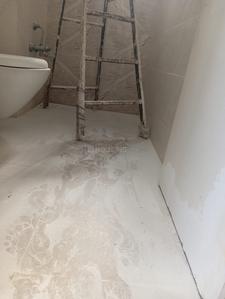 Bathroom Image of 1750 Sq.ft 3 BHK Apartment / Flat for sale in Renown, Shilaj Ahmedabad for Rs. 7400000