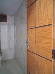Common Bathroom Image of 1750 Sq.ft 4 BHK Apartment / Flat for sale in Evermark Diamond Residency 2 by Evermark Realtors, Sector 73 Noida for Rs. 8750000