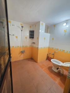 Bathroom Image of 1900 Sq.ft 4 BHK Duplex for rent in Narayan Gardens, New Alkapuri Vadodara for Rs. 25000