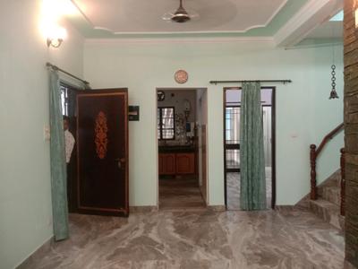 Living Room Image of 1900 Sq.ft 3 BHK Builder Floor for rent in Vasant Kunj New Delhi for Rs. 75000