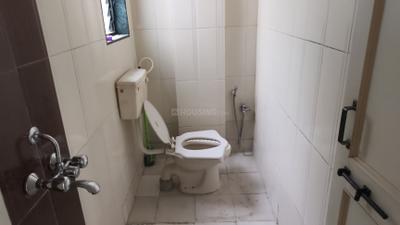 Bathroom Image of 450 Sq.ft 1 RK Apartment / Flat for rent in Kothrud Pune for Rs. 16000