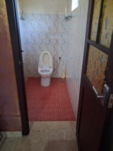 Bathroom Image of 1300 Sq.ft 2 BHK Builder Floor for rent in Parammal Kozhikode for Rs. 20000