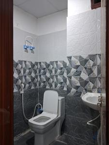 Common Bathroom Image of 1050 Sq.ft 2 BHK Apartment / Flat for sale in Sector 49 Noida for Rs. 4200000