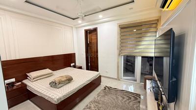 Bedroom Image of 1850 Sq.ft 3 BHK Builder Floor for sale in Punjabi Bagh New Delhi for Rs. 33000000