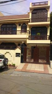 Image of 600 Sq.ft 1 RK Studio for rent in Sector 27, Noida for Rs. 17000