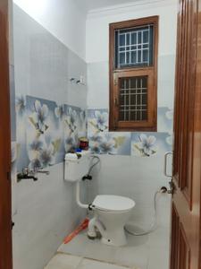 Bathroom Image of 2500 Sq.ft 3.5 BHK Builder Floor for rent in Sector 108 Noida for Rs. 35000