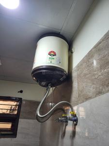 Bathroom Image of 420 Sq.ft 1 BHK Apartment / Flat for rent in Kapashera New Delhi for Rs. 18000