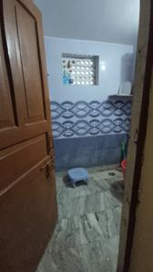 Bathroom Image of 500 Sq.ft 1 BHK Independent House for rent in Alambagh Lucknow for Rs. 6000