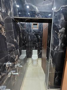Bathroom Image of 500 Sq.ft 1 BHK Independent House for rent in Subhash Nagar New Delhi for Rs. 19000