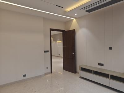 Bedroom Image of 2250 Sq.ft 4 BHK Builder Floor for sale in Surya Niketan, Anand Vihar New Delhi for Rs. 55000000