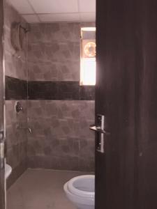 Common Bathroom Image of 1545 Sq.ft 3 BHK Apartment / Flat for sale in Supertech Eco Village 2, Noida Extension Greater Noida for Rs. 7500000