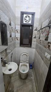 Bathroom Image of 900 Sq.ft 2 BHK Builder Floor for rent in Ashok Nagar New Delhi for Rs. 31500