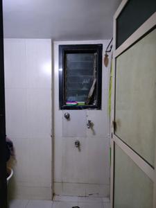 Common Bathroom Image of 550 Sq.ft 1 BHK Apartment / Flat for rent in Puraniks Kanchan Pushp Society, Kasarvadavali Thane for Rs. 17999