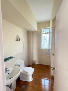 Bathroom Image of 1525 Sq.ft 3 BHK Apartment / Flat for sale in Jaypee Kensington Heights, Sector 133 Noida for Rs. 13800000