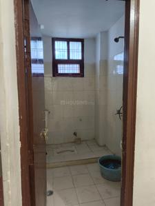 Bathroom Image of 1000 Sq.ft 2 BHK Apartment / Flat for sale in The Mall Avenue Lucknow for Rs. 4500000