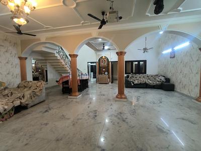 Hall Image of 3500 Sq.ft 3.5 BHK Independent House for rent in Sector 40 Noida for Rs. 125000