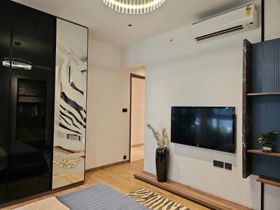 Bedroom Image of 1430 Sq.ft 3 BHK Apartment / Flat for sale in Mantra Mirari, Mundhwa Pune for Rs. 18200000
