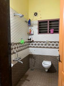 Bathroom Image of 1500 Sq.ft 3 BHK Independent House for rent in Konchady Mangalore for Rs. 45000