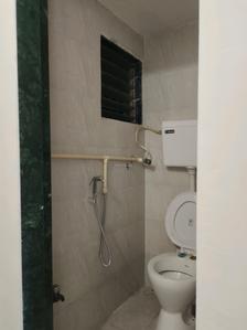 Common Bathroom Two Image of 410 Sq.ft 1 BHK Apartment / Flat for sale in Malad West Mumbai for Rs. 7100000