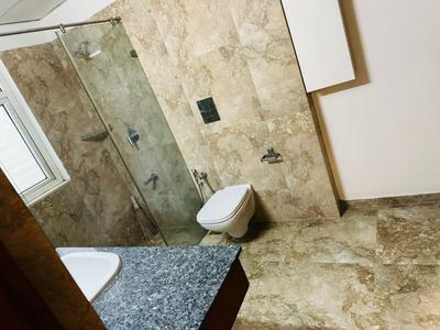 Bathroom Image of 2700 Sq.ft 4 BHK Independent House for sale in Thaltej Ahmedabad for Rs. 45000000