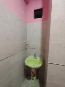 Bathroom Image of 500 Sq.ft 2 BHK Apartment / Flat for rent in Sector 105 Gurgaon for Rs. 15000
