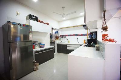 Kitchen Image of 1800 Sq.ft 4 BHK Apartment / Flat for sale in Naranpura Ahmedabad for Rs. 9000000