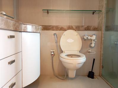 Bathroom Image of 1100 Sq.ft 2 BHK Apartment / Flat for rent in Raheja Acropolis, Chembur Mumbai for Rs. 100000