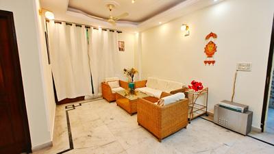Living Room Image of 1300 Sq.ft 3 BHK Apartment / Flat for rent in Vaishali Ghaziabad for Rs. 37000