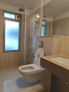 Common Bathroom Image of 800 Sq.ft 2 BHK Apartment / Flat for rent in Piramal Aranya, Byculla Mumbai for Rs. 140000
