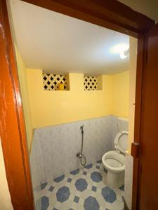 Bathroom Image of 1700 Sq.ft 4 BHK Independent House for rent in Boring Road Patna for Rs. 23000