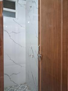 Common Bathroom Image of 980 Sq.ft 2 BHK Apartment / Flat for sale in Sector 81 Noida for Rs. 3999999