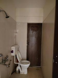 Common Bathroom Image of 750 Sq.ft 1 BHK Apartment / Flat for rent in Bhagwati Belmont, Kasarvadavali Thane for Rs. 18258