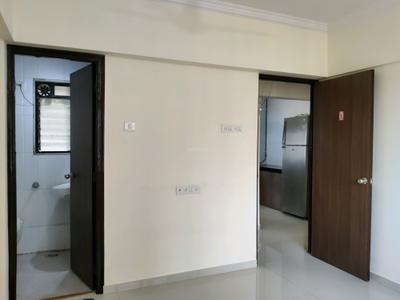 Bedroom Image of 920 Sq.ft 2 BHK Apartment / Flat for rent in Kasarvadavali Thane for Rs. 27000