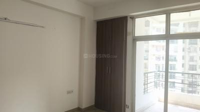 Bedroom Image of 1750 Sq.ft 4 BHK Apartment / Flat for rent in Ajnara Gen X, Crossings Republik Ghaziabad for Rs. 24000