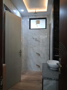 Common Bathroom Image of 2250 Sq.ft 4 BHK Builder Floor for sale in Paschim Vihar New Delhi for Rs. 45000000