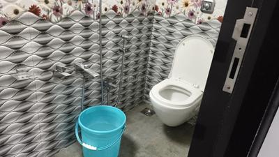 Bathroom Image of 550 Sq.ft 1 BHK Apartment / Flat for rent in L And T Vijay Nagar Society, Andheri East Mumbai for Rs. 42000