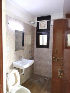 Common Bathroom Image of 2250 Sq.ft 4 BHK Apartment / Flat for rent in Sector 23 Dwarka New Delhi for Rs. 58000