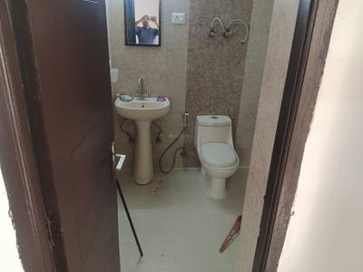Image of 1500 Sq.ft 3 BHK Apartment / Flat for rent in Keltech Golf Vista, Crossings Republik, Ghaziabad for Rs. 25000