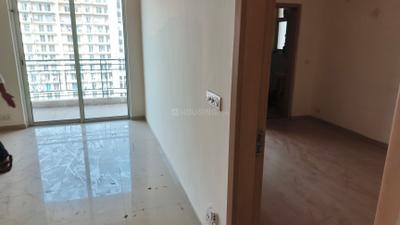 Living Room Image of 1320 Sq.ft 3 BHK Apartment / Flat for rent in DLF Express Greens, Manesar Gurgaon for Rs. 30000