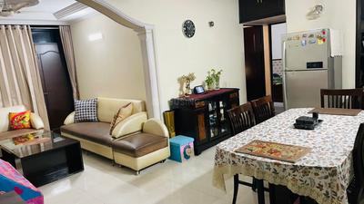 Hall Image of 1100 Sq.ft 3 BHK Apartment / Flat for sale in Krishna Apartment, Paschim Vihar New Delhi for Rs. 12100000